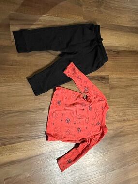 Old Navy Red Dinosaur Printed Long-Sleeve Top with Black Jogger Sweatpants